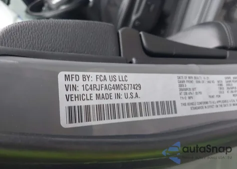 2021 Jeep Grand Cherokee Laredo X 4X4 из США, поврежденный, VIN 1C4RJFAG4MC677429